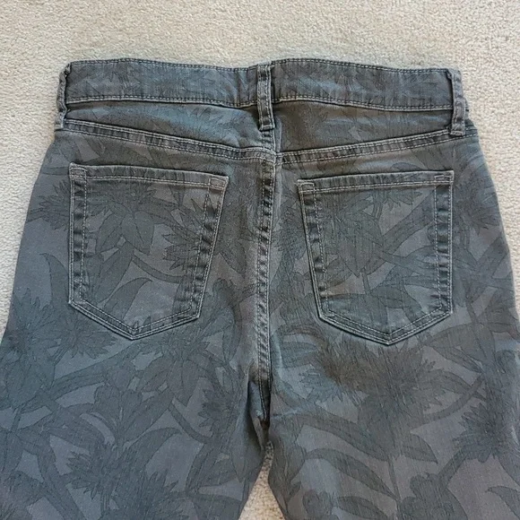 Gap * Flower patterned denim legging NWOT - Picture 4 of 4